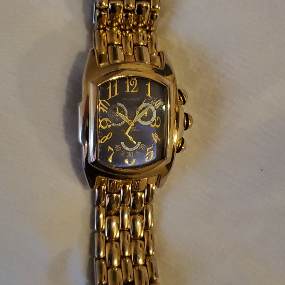 Vellaccio males watch